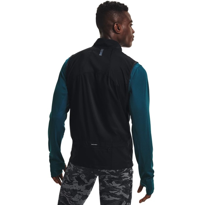 

Жилет Under Armour Outrun The Storm Vest мужской, размер 46-48 (1365670-001)