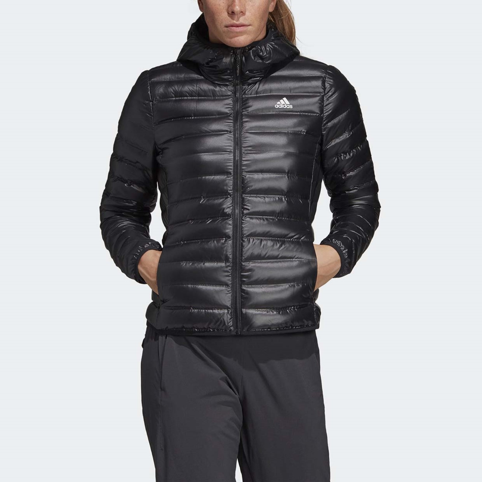 Куртка Adidas W Varilite Ho J женская, размер 42-44 (BQ1968) (7565613) -  Купить по цене от 9 280.00 руб. | Интернет магазин SIMA-LAND.RU