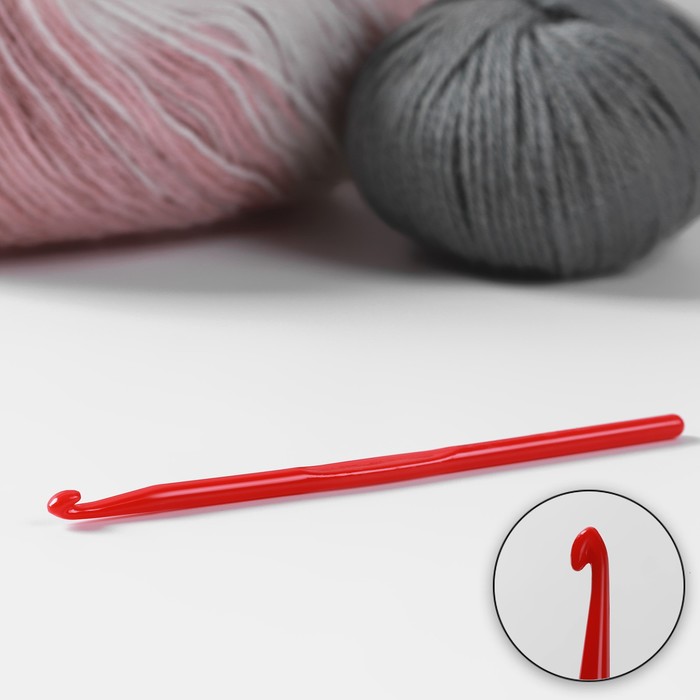 Крючок для вязания, d 5 мм, 14 см, цвет красный