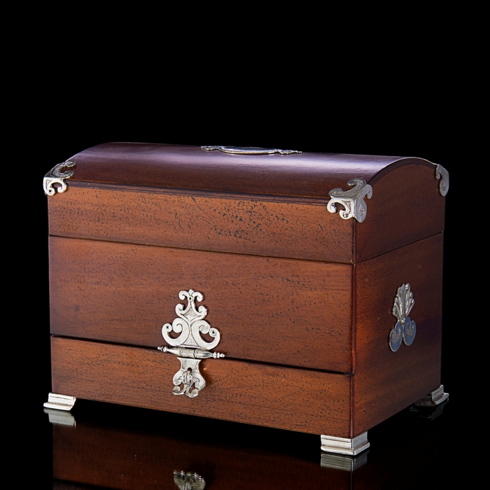 Набор для водки в сундуке(графин, 6 стопок 45 мл.)