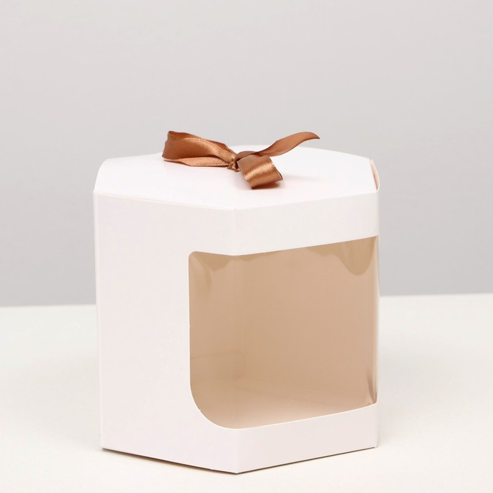 Коробка шестигранная, с окном, белая, 13 х 13 х 13,5 см шляпная коробка белая 13 х 13 см