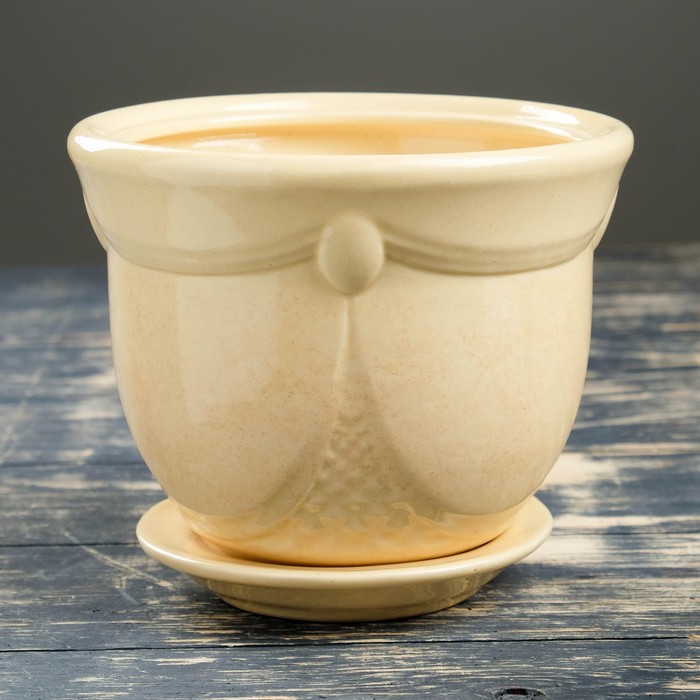 Кашпо "Аква" бежевое 1,8 л