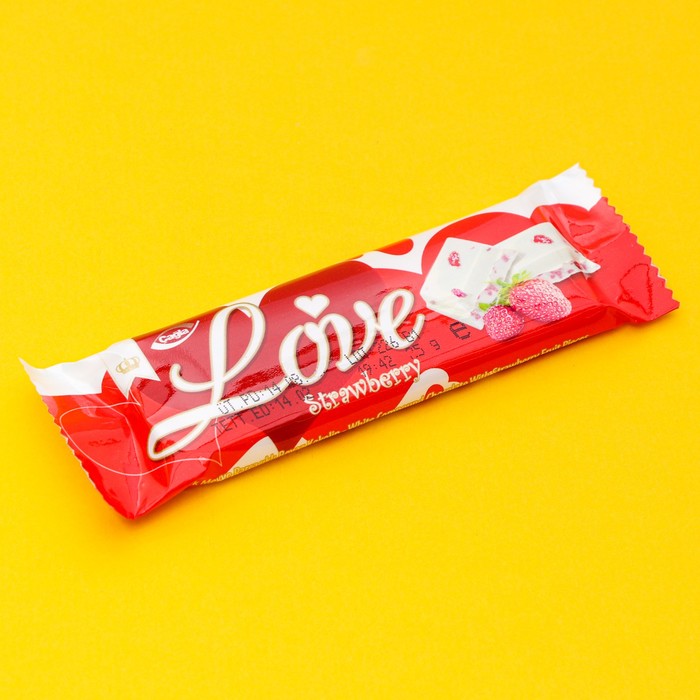 

Белый шоколад Love с кусочками клубники 25г