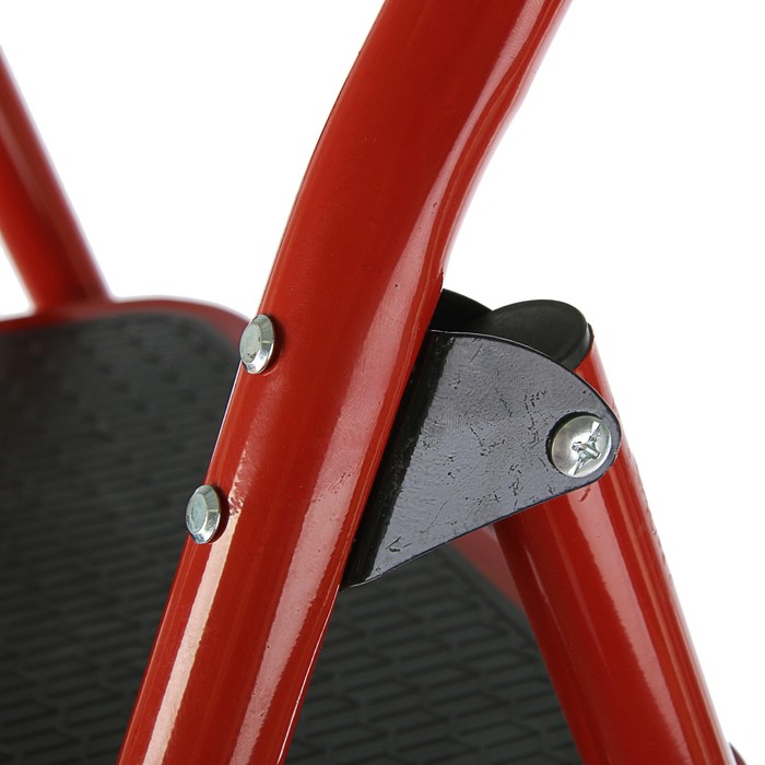 УЦЕНКА Стремянка с антискользящими ступенями TUNDRA basic, 4 ступени