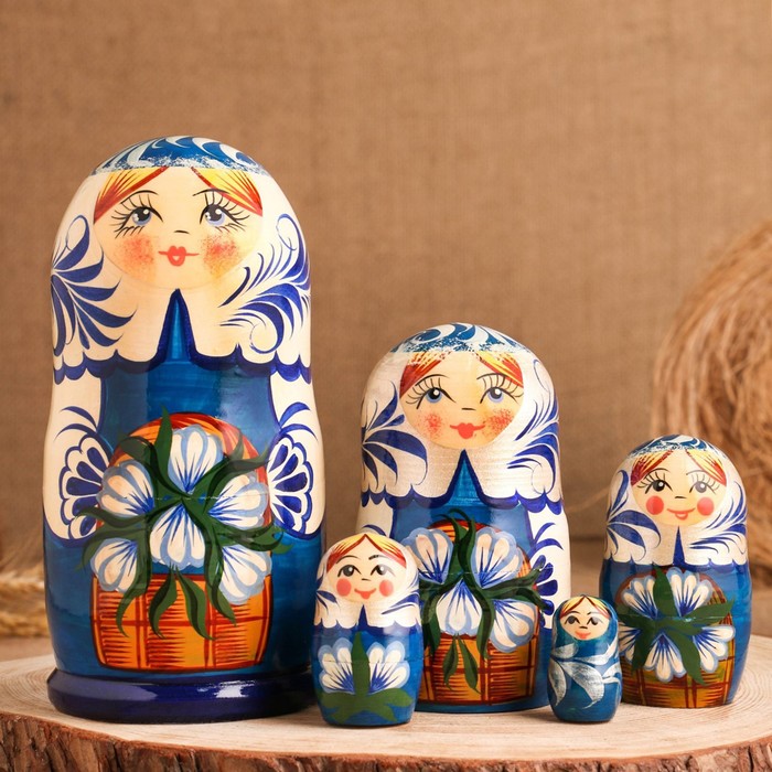 

Матрёшка "Ландыши", с корзинкой, 5-ти кукольная,17 см, ручная работа