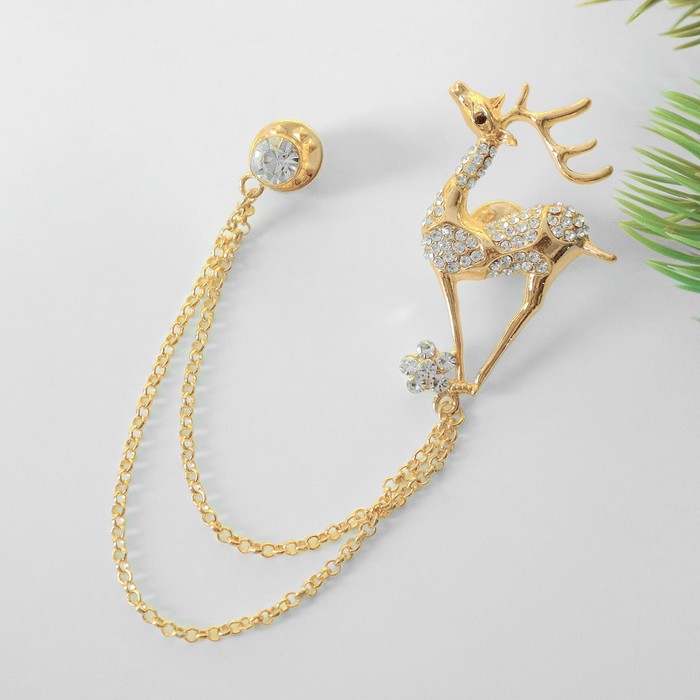 Значок "Олень" с цепочками, цвет белый в золоте