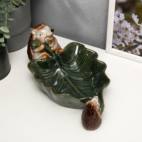 

Сувенир вазон керамика "Ёжики с листом" 12х26,5х15,5 см