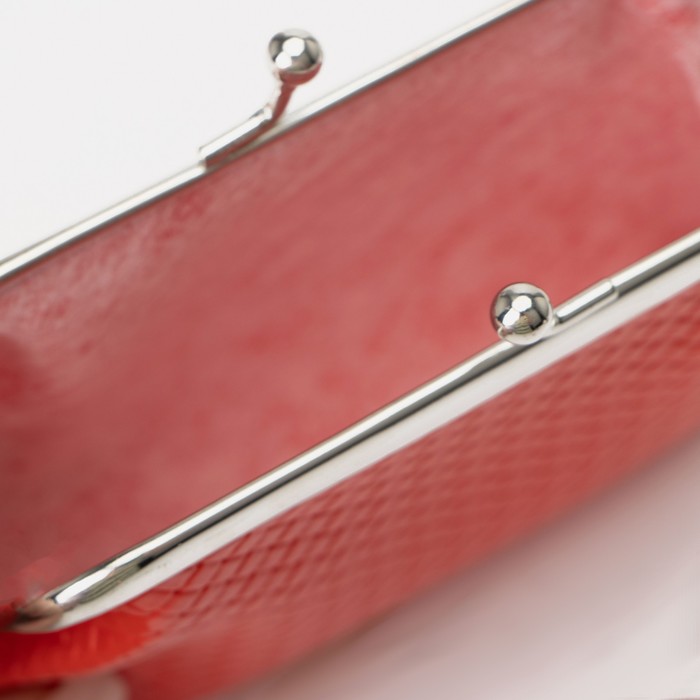 фото Кошелёк на фермуаре, цвет красный