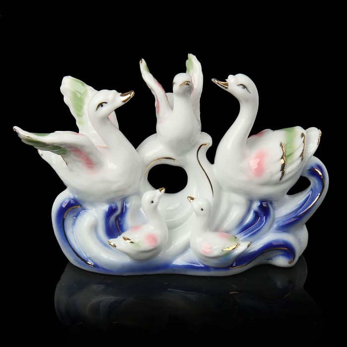 Сувенир "Пять лебедей на волне"