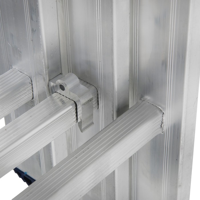 фото Лестница тундра, трехсекционная, алюминиевая, 11 ступеней