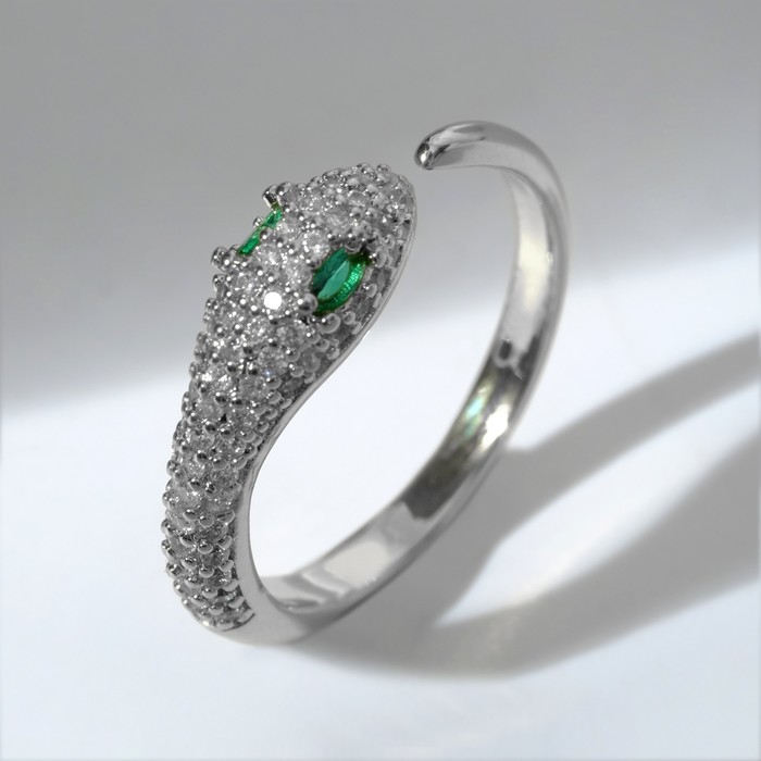 Кольцо «Змейка» маленькая, цвет бело-зелёный в серебре, безразмерное