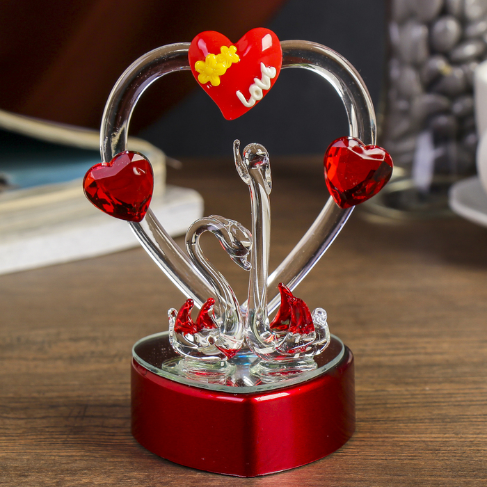 Сувенир "Два лебедя у сердца в цветах" световой