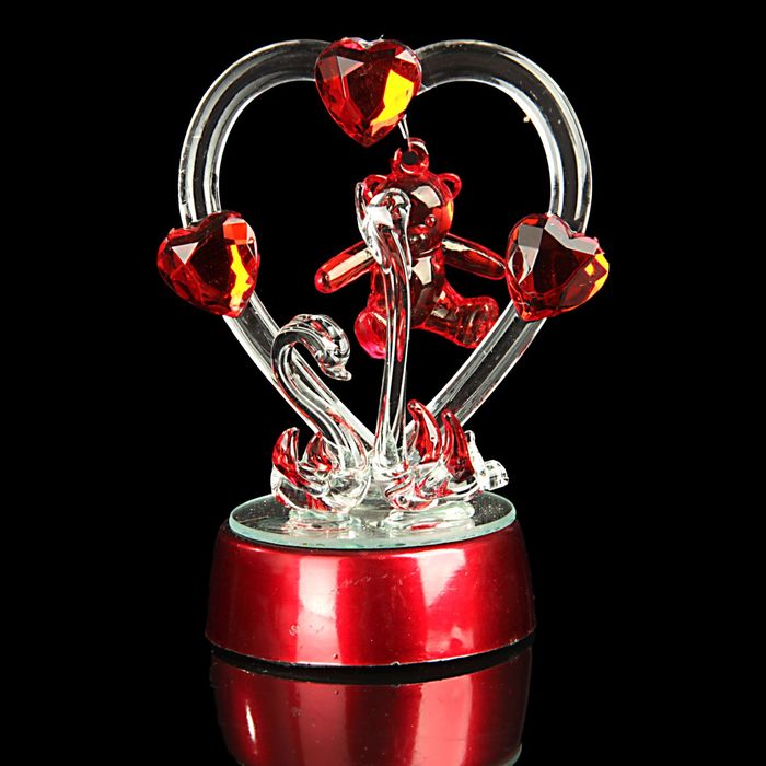 Сувенир "Два лебедя у сердца с мишкой" световой