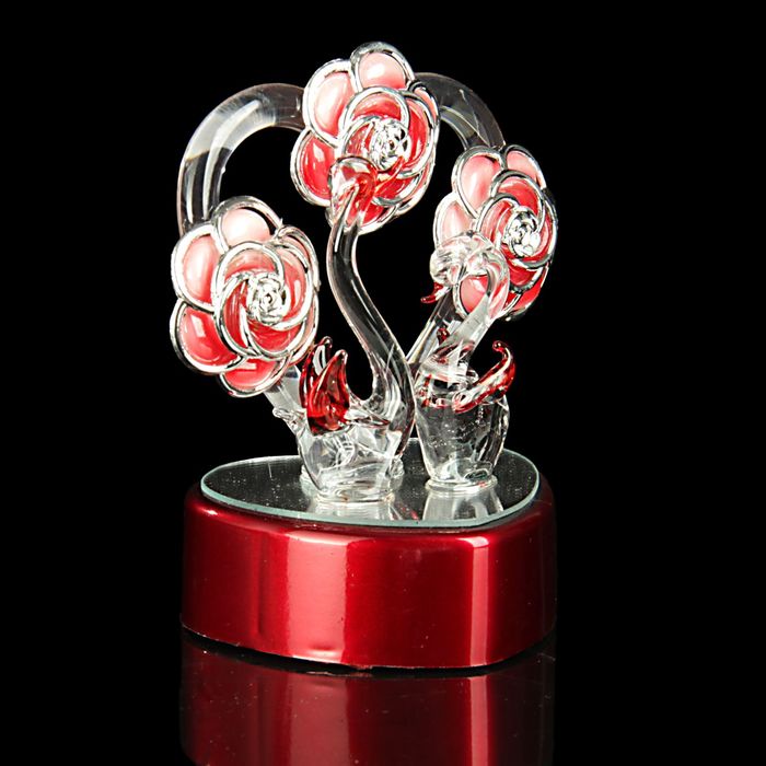 Сувенир "Лебединая пара на зеркальном озере у сердца" световой