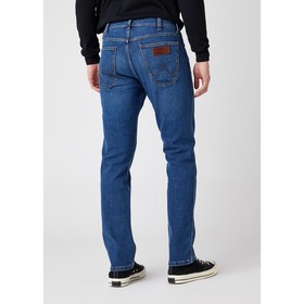 

Джинсы мужские Wrangler Men Greensboro Jeans, размер 30/32 US (W15QHN20R)