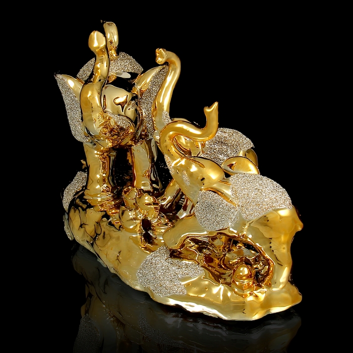 Нэцкэ под золото "Три слона со слитками"