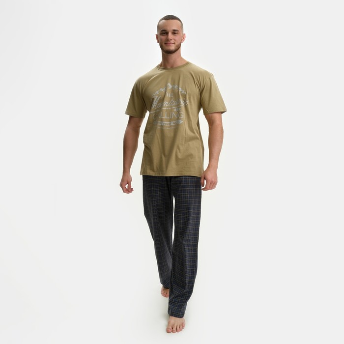фото Комплект мужской (футболка, брюки), цвет горчичный/синий, размер 52 амадэль