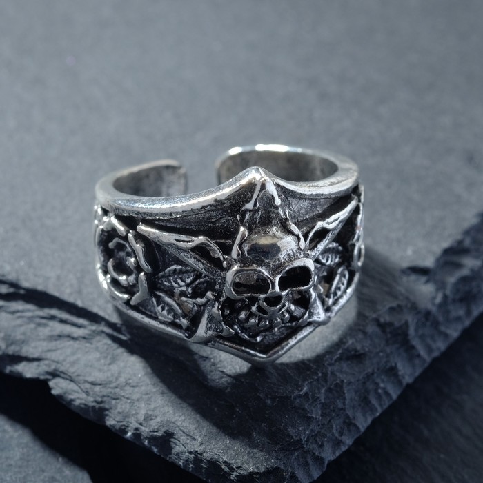 Кольцо Перстень череп с цветами, цвет чернёное серебро, безразмерное