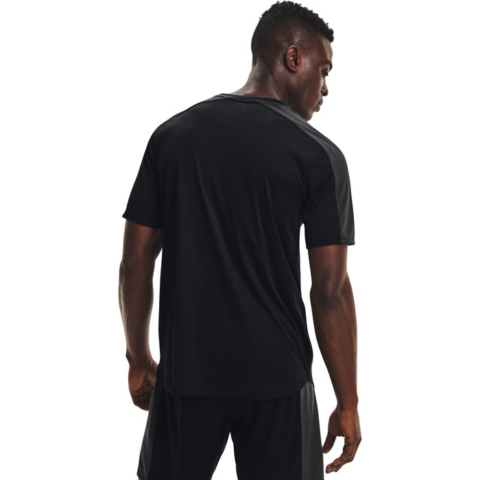 

Футболка мужская Under Armour Challenger Training Top, размер 46-48 (1365408-001)