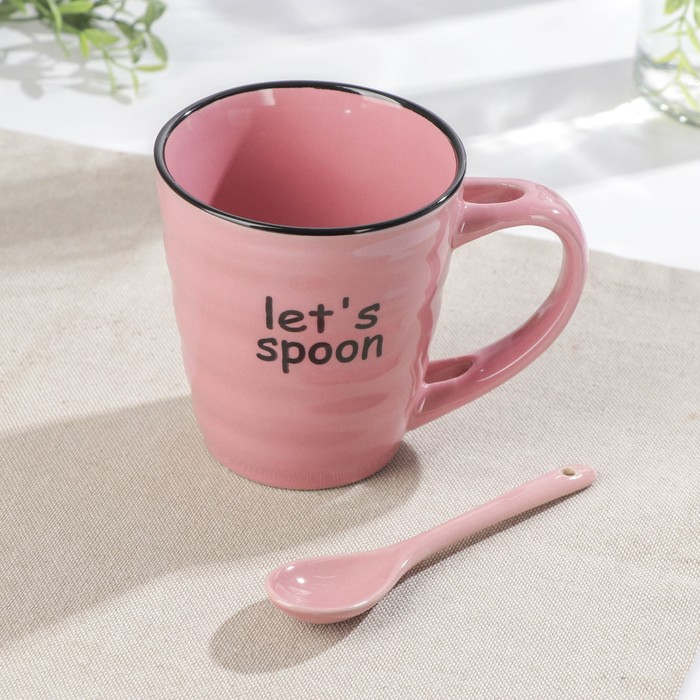 фото Кружка керамическая с ложкой доляна «ноель», 280 мл, цвет розовый