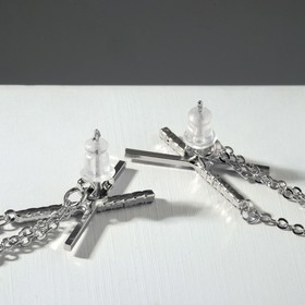 

Серьги висячие со стразами "Икс" на цепочке, цвет белый в серебре