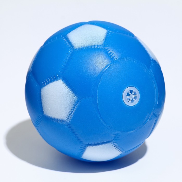 фото Игрушка пищащая "мяч футбол" для собак, 6,2 см, синяя пижон