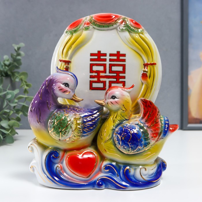 Нэцке керамика Уточки-мандаринки с сердцем 22х23х11см