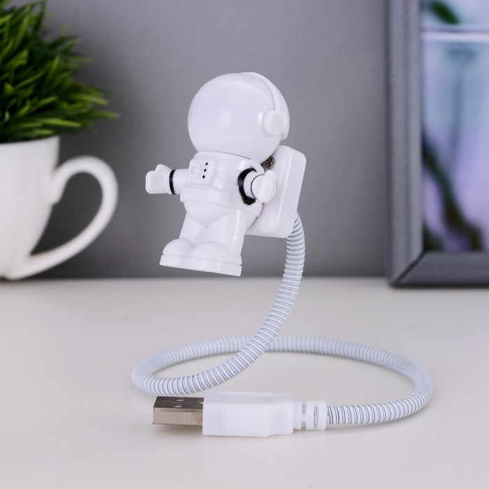 Ночник "Астронавт" LED 0,5Вт от USB бело-черный 6х32,2 см 7306430