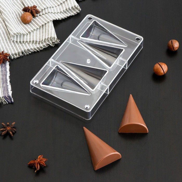 форма для шоколада и конфет конструктор 14 ячеек 20×12×2 5 см ячейка 2 8×2 8×0 8 см Форма для шоколада и конфет «Большой конус», 4 ячейки, 20×12×2,5 см, ячейка 8×5×2,2 см
