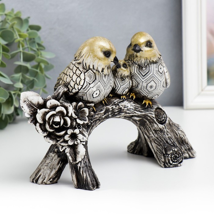 

Сувенир полистоун "Три воробушка на коряге с цветами. Геометрия" 14,8х10,5х22,7 см