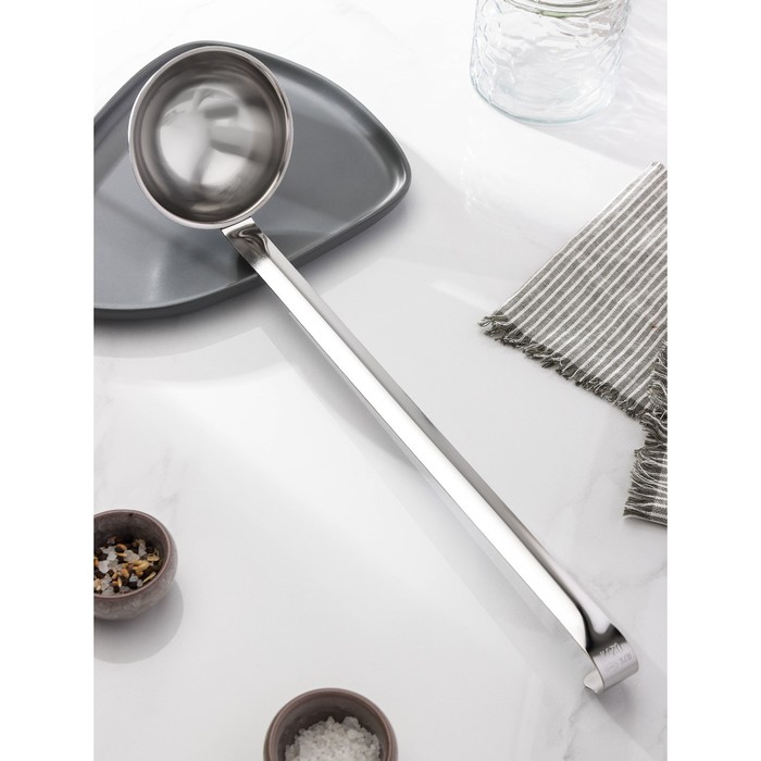 Половник 250 мл с цельнометаллической ручкой