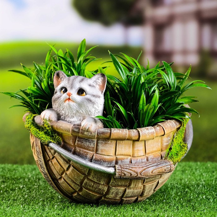 

Фигурное кашпо "Котенок в корзинке" 23x21x18см
