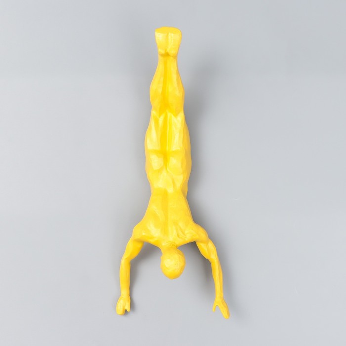 Сувенир полистоун Свободное падение жёлтый 30х12х9 см
