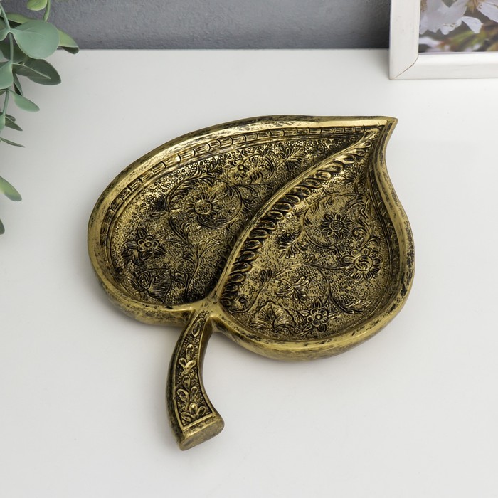 фото Тарелка декоративная полистоун "лист с цветочным рисунком" под латунь 4х12х15 см