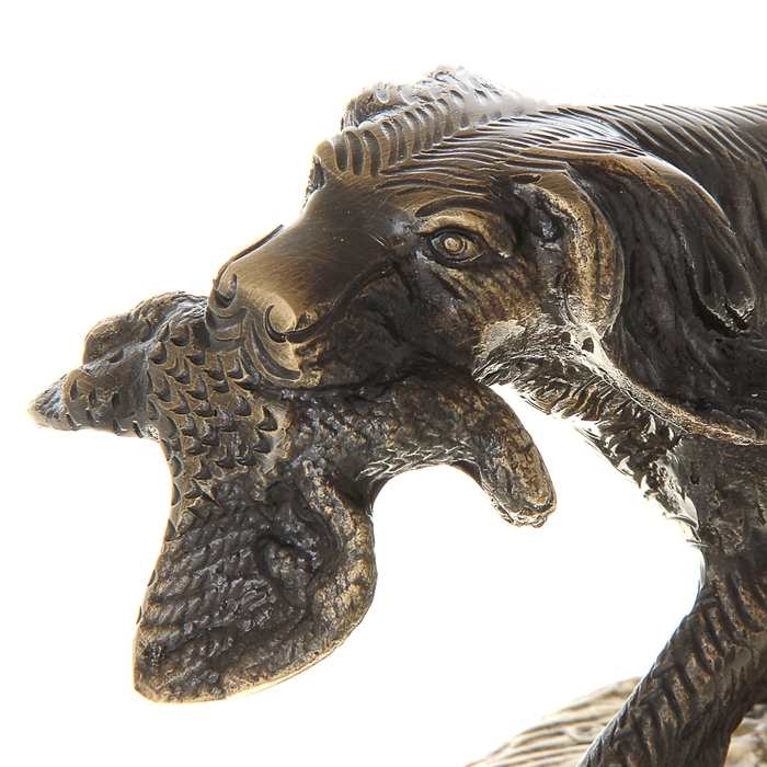 Статуэтка "Пес с добычей"