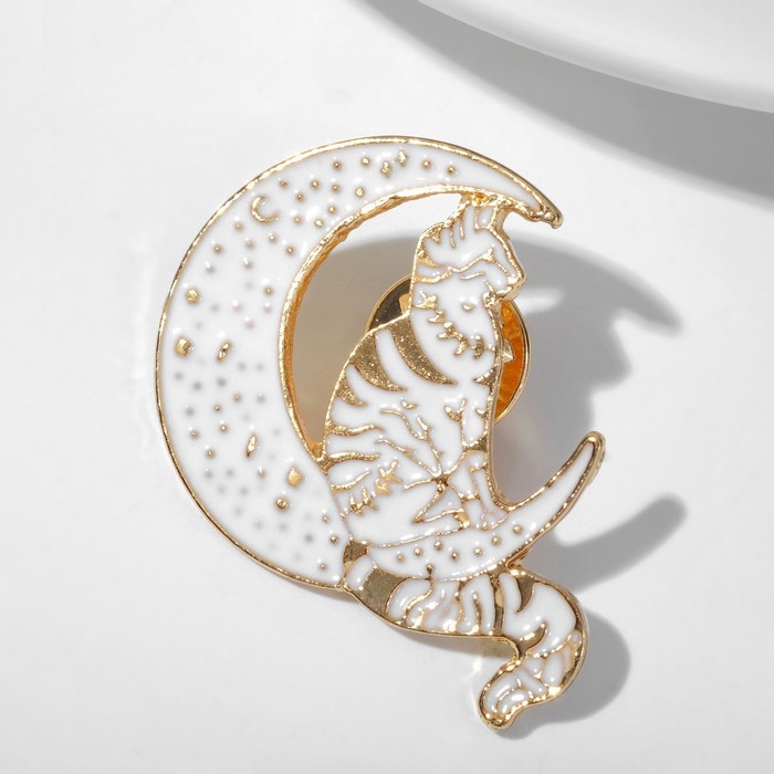 Значок Кот на Луне, цвет белый в золоте значок графичные животные лиса цвет оранжево белый в золоте