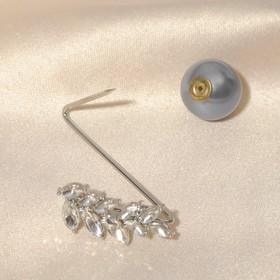 

Булавка с бусиной "Колосок", цвет бело-серый в серебре, 3,6 см