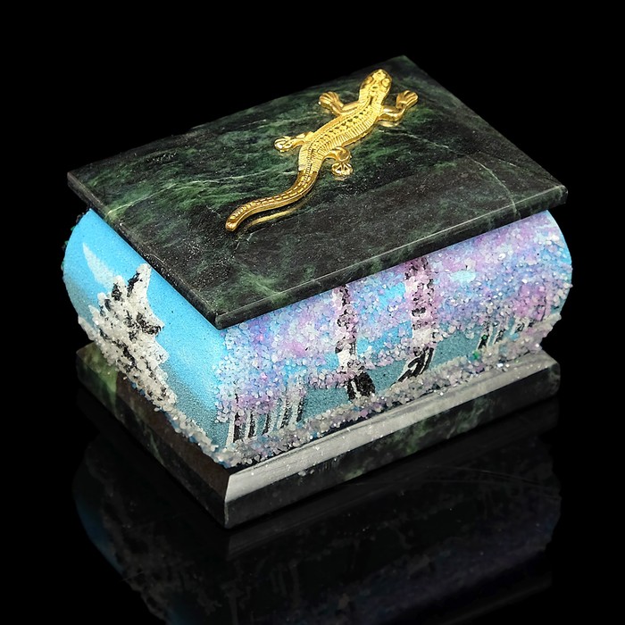 Шкатулка "Зима" с рисунком и ящеркой