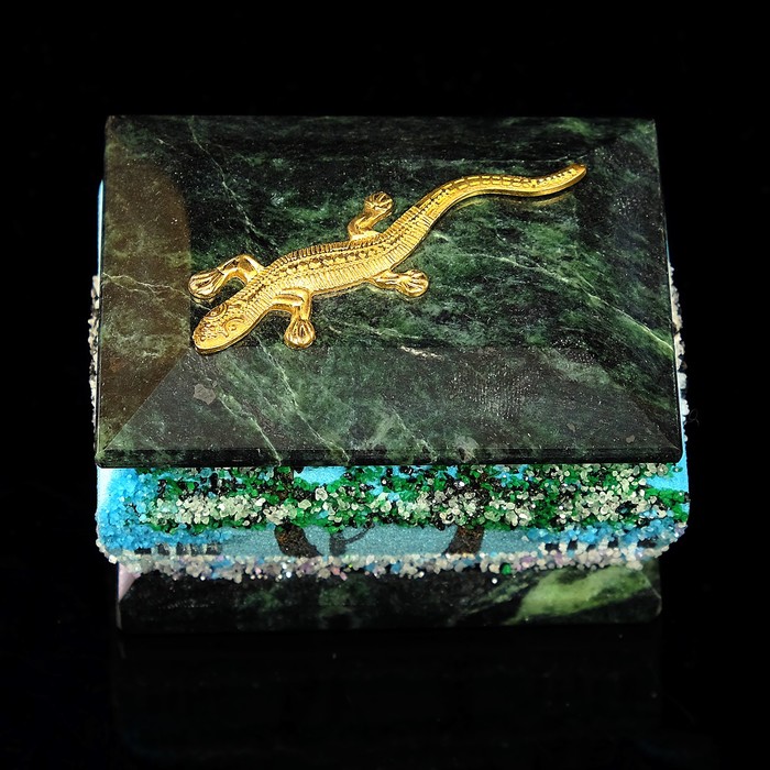 Шкатулка "Зима" с рисунком и ящеркой