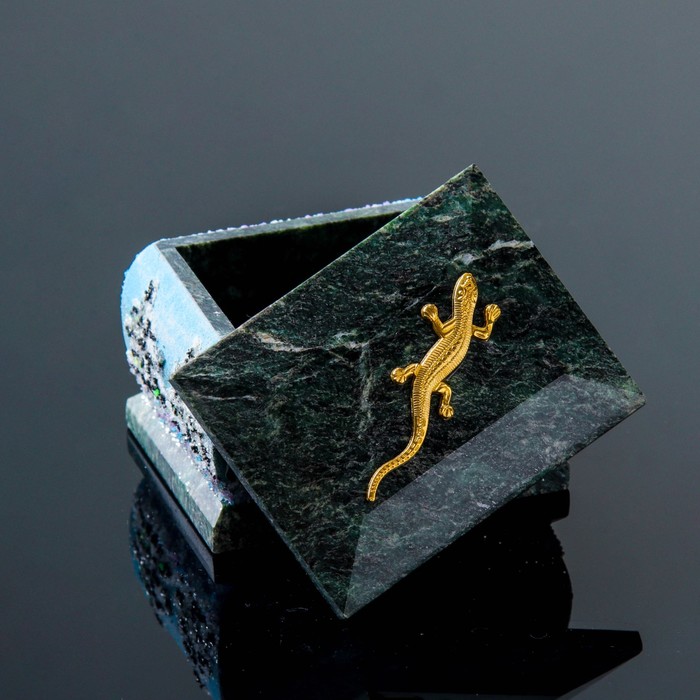 Шкатулка "Зима" с рисунком и ящеркой