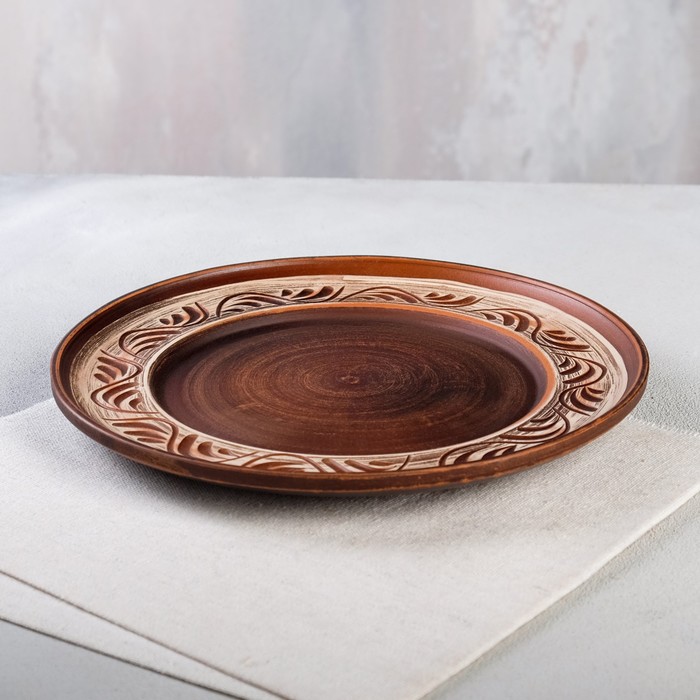 фото Тарелка "домашние традиции", ангоб, красная глина, 22 см