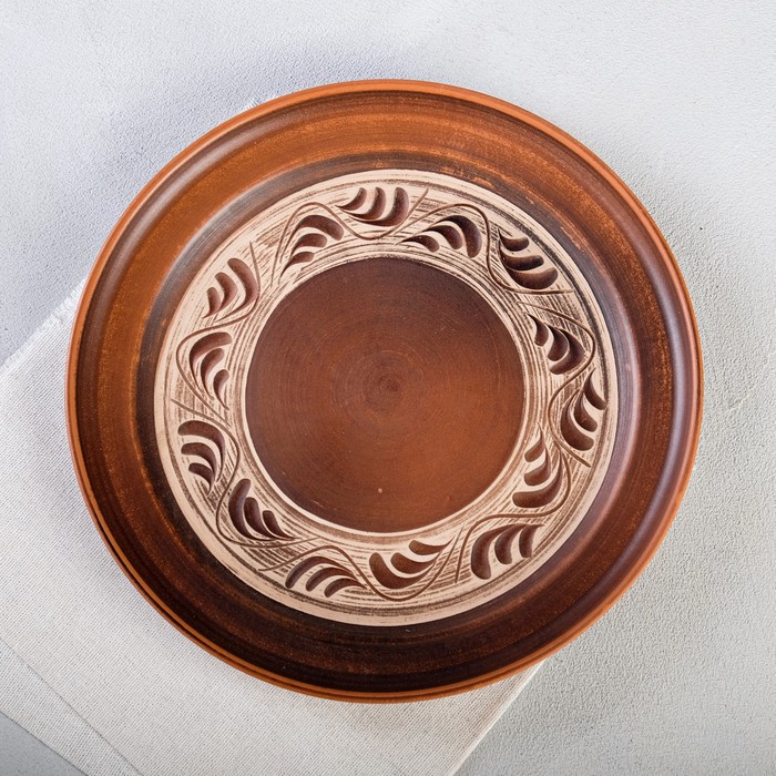 фото Тарелка "домашние традиции", ангоб, красная глина, 25 см