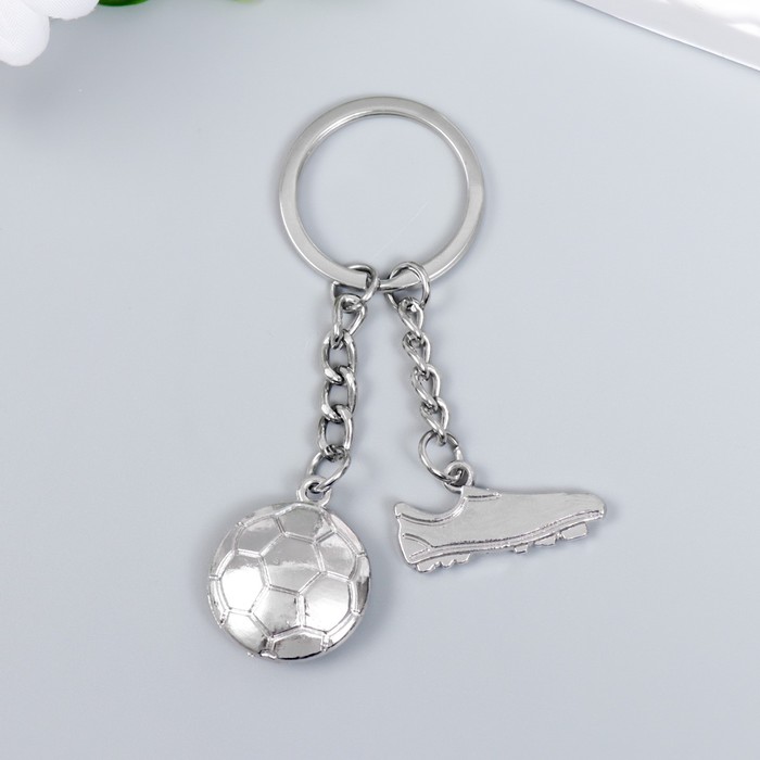фото Брелок металл "футбольный кед и мяч" серебро, мяч - 2,3 см кед - 1,5х3 см