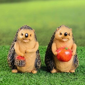 

Садовая фигура "Ежики с яблоком и корзинкой" набор, 12см