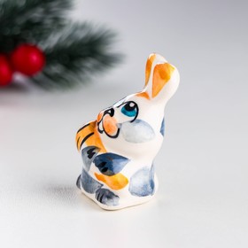 

Сувенир "Заяц с морковкой", цвет, гжель, 4,5х2,5 см