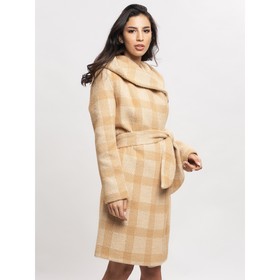 

Пальто зимнее женское бежевого цвета, размер 46