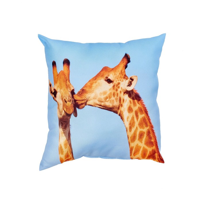 фото Подушка декоративная «два жирафа», размер 40x40 см сирень