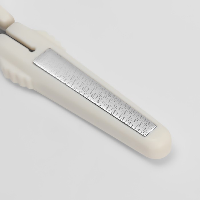 Ножницы маникюрные, прямые, 9,6 см, с колпачком-пилкой, цвет серебристый/серый