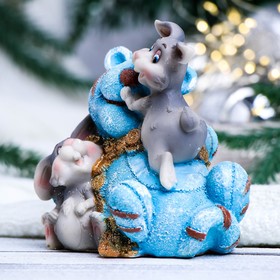 

Копилка "Зайцы обнимают тигра" серые, 12х10х13см
