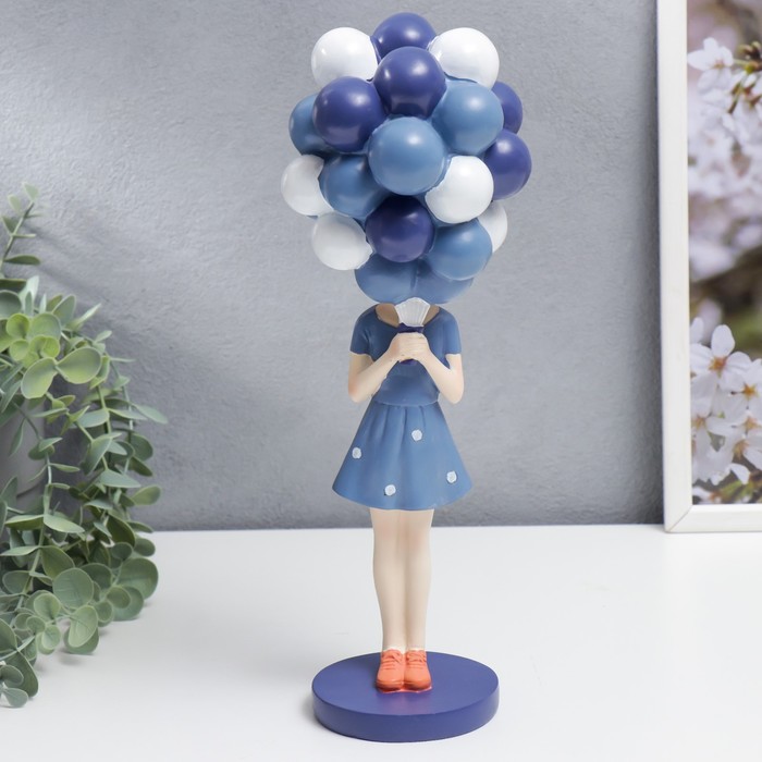 Сувенир полистоун "Девочка в синем платье со связкой воздушных шаров" 31,5х8,5х10,5 см